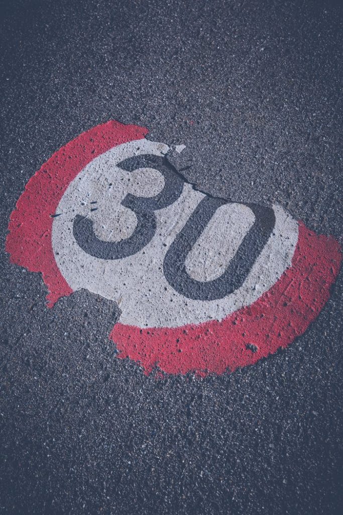 red and white stop sign 115833